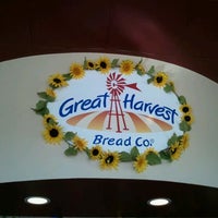 Foto tirada no(a) Great Harvest Bread Co por D J. em 10/7/2011