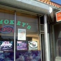 Photo taken at Smokey&amp;#39;s Fried Chicken by Clever K. on 4/4/2011
