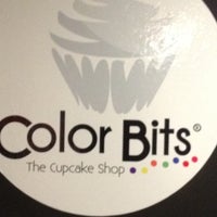 Foto tirada no(a) Color Bits por Eric N. em 4/12/2012