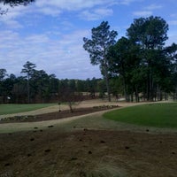 Foto tomada en Southern Pines Golf Club  por Gray P. el 11/27/2011