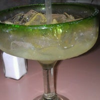 รูปภาพถ่ายที่ Tequilas Cantina and Grill โดย Katie W. เมื่อ 10/18/2011