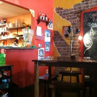 5/23/2012 tarihinde Brianne H.ziyaretçi tarafından Lotus Leaf Cafe'de çekilen fotoğraf