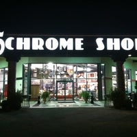 รูปภาพถ่ายที่ 75 Chrome Shop โดย Michelle G. เมื่อ 9/2/2012