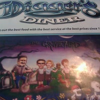 รูปภาพถ่ายที่ Digger&#39;s Diner Brentwood โดย Amber H. เมื่อ 9/22/2011