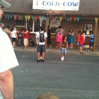 Das Foto wurde bei Cold Cow von Cris F. am 6/10/2011 aufgenommen