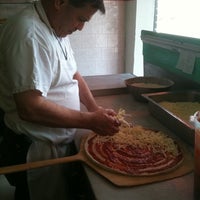 รูปภาพถ่ายที่ Giovanni&amp;#39;s Pizza, Pasta &amp;amp; Subs โดย Jay M. เมื่อ 7/23/2011