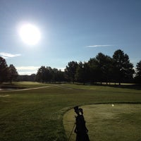 รูปภาพถ่ายที่ Colonial Oaks Golf Club โดย B S. เมื่อ 9/8/2012
