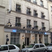 Photo taken at Hôtel de l&#39;Espérance by Jeff D. on 5/12/2012