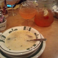 Photo taken at Olive Garden by Raymond L. on 8/20/2011