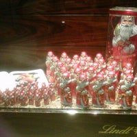 Photo taken at Lindt by Alzira M. on 12/2/2011