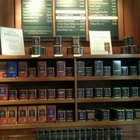 รูปภาพถ่ายที่ Peet&amp;#39;s Coffee &amp;amp; Tea โดย Miss V. เมื่อ 9/2/2011