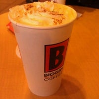 Foto tomada en Biggby Coffee  por Candice H. el 10/16/2011