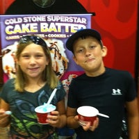 Photo taken at Cold Stone Creamery by Linda C. on 8/6/2011