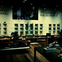 converse unicenter hoyts