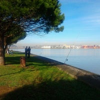 รูปภาพถ่ายที่ Puerto Deportivo Marina Del Cantabrico โดย Miguel Angel M. เมื่อ 11/8/2011