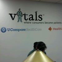 รูปภาพถ่ายที่ Vitals โดย Danny C. เมื่อ 5/31/2012