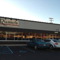 Das Foto wurde bei Russo&amp;#39;s Pizza Bar &amp;amp; Grille von Rosa C. am 2/20/2012 aufgenommen