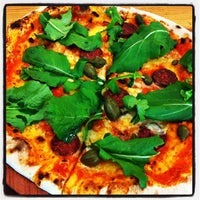 รูปภาพถ่ายที่ Green Pizza โดย 800.cl A. เมื่อ 8/2/2012