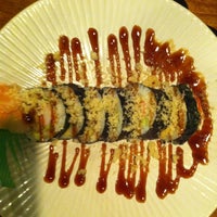 Das Foto wurde bei Kobe Japanese Steakhouse &amp; Sushi Bar von Beth J. am 5/1/2012 aufgenommen