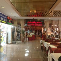 Photo taken at Automatic Restaurant مطعم الأوتوماتيك by UAE F. on 8/4/2012