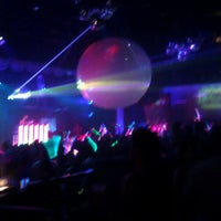 รูปภาพถ่ายที่ Krave Nightclub โดย X Geo X. เมื่อ 7/21/2012