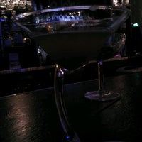 Foto scattata a JoJo&#39;s Martini Lounge da Tina P. il 6/8/2012