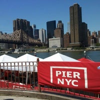 Foto tomada en Pier NYC  por Trevis D. el 7/10/2012