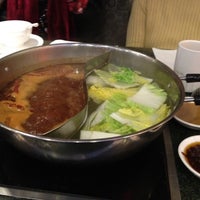 Photo taken at Fatty Cow Seafood Hot Pot 小肥牛火鍋專門店 by Anne Y. on 12/19/2011