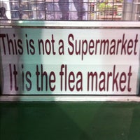 รูปภาพถ่ายที่ Visitors Flea Market โดย Benjamin J. เมื่อ 11/30/2011