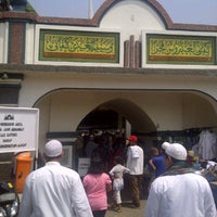 Photo taken at Masjid Keramat Luar Batang by Aji R. on 3/1/2012