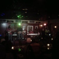 Снимок сделан в Memphis Sounds Bar &amp; Grill пользователем Neosoulville 12/26/2011