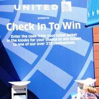 Photo taken at United Airlines (UA) by US Open Tennis Championships on 8/30/2011