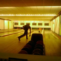 Photo taken at Party Bowlingcentrum Schin op Geul by Pim on 9/10/2011