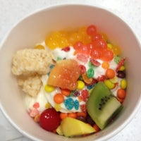Photo taken at 32° Yogurt Bar by Lakin on 8/31/2012