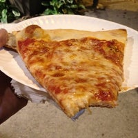 Снимок сделан в Caputo&amp;#39;s Pizzeria пользователем Lauren S. 5/13/2012
