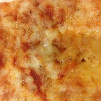 Снимок сделан в The Brick Oven Pizza пользователем Michael B. 4/19/2012