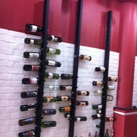 Das Foto wurde bei Cái Thùng Gỗ - Restaurant &amp;amp; Wine Store von Meiji M. am 2/24/2012 aufgenommen