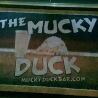 รูปภาพถ่ายที่ Mucky Duck โดย AJ P. เมื่อ 9/17/2011