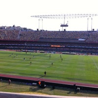 Photo taken at estádio do morumbi by Roslaine G. on 9/7/2012