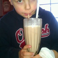 Photo taken at Fuddruckers by Aaron A. on 3/3/2012