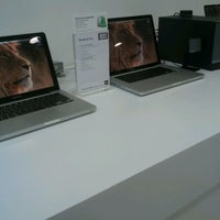 Photo taken at Loom Apple Store by Necdet Y. on 12/3/2011