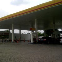 1/3/2012 tarihinde Sunanta G.ziyaretçi tarafından Shell'de çekilen fotoğraf