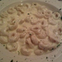 Das Foto wurde bei Camillo&amp;#39;s Italian Restaurant von Hannah S. am 9/7/2011 aufgenommen