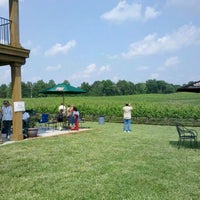5/26/2012にJosh L.がRaylen Vineyard &amp; Wineryで撮った写真