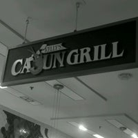 Foto tomada en Kelly&amp;#39;s Cajun Grill  por Activ8Social el 11/1/2011