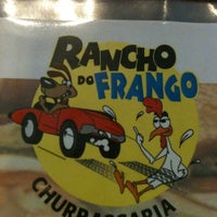 Foto diambil di Rancho do Frango - Frango Atropelado oleh Vanessa E. pada 1/15/2012