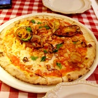 Photo taken at 800 Pizza by IBRAHIM on 9/13/2012