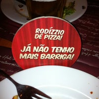 Foto diambil di Pizza Hut oleh Carlos S. pada 5/23/2012