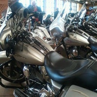 รูปภาพถ่ายที่ El Cajon Harley-Davidson โดย Tim B. เมื่อ 11/9/2011