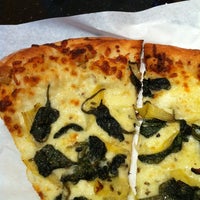 2/19/2011 tarihinde Jens R.ziyaretçi tarafından Blackstone Pizza'de çekilen fotoğraf